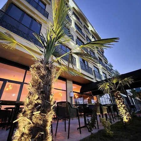 The Rest Port מלון אודיירן