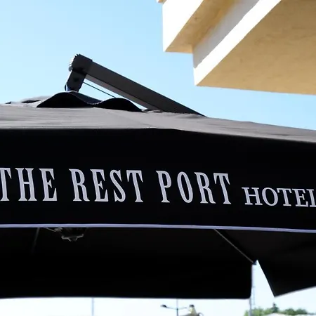 The Rest Port 4*