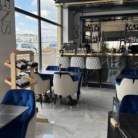 The Rest Port מלון אודיירן