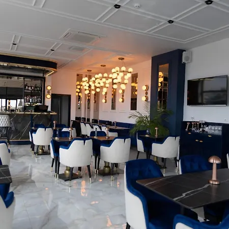 The Rest Port فندق